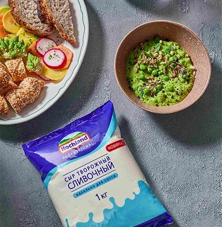 Гуакамоле из зеленого горошка с творожным сыром