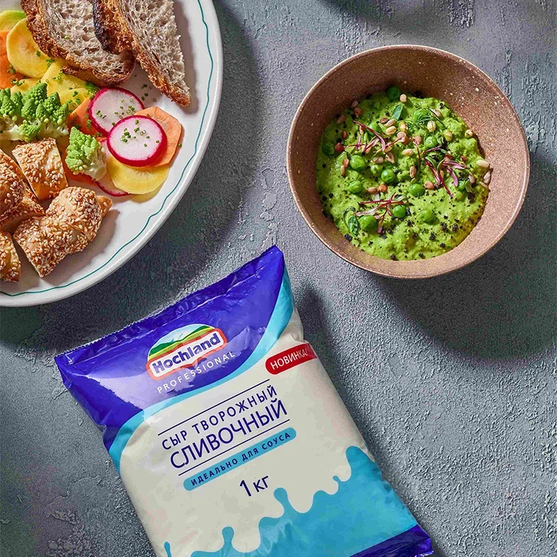 Гуакамоле из зеленого горошка с творожным сыром